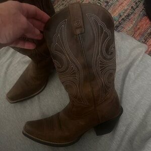 Ariat size 8 women’s boots